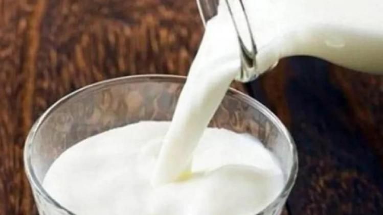 পেটের সমস্যা সারায় এবং... গরম দুধের উপকার জানলে রোজ খাবেন
