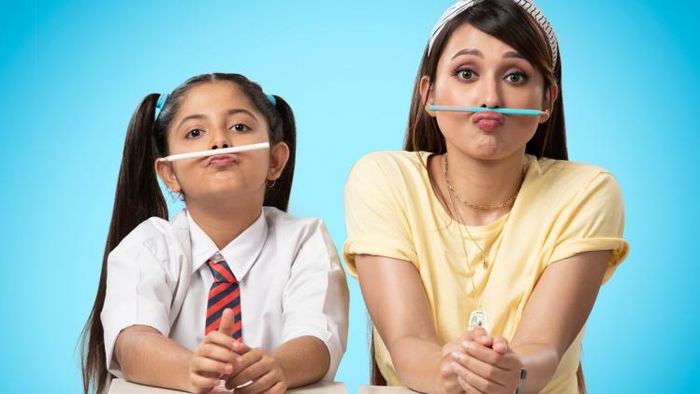 অয়না চট্টোপাধ্যায় ও মিমি চক্রবর্তী