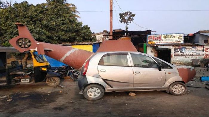 Nano গাড়ি হল Helicopter!