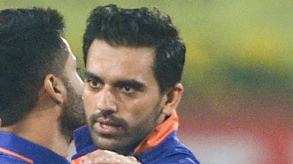 চোটের জন্য শ্রীলঙ্কার বিরুদ্ধে টি২০ সিরিজে নেই চাহার, ফিরবেন IPL-এ? চোটের জন্য শ্রীলঙ্কার বিরুদ্ধে টি২০ সিরিজে নেই চাহার, ফিরবেন IPL-এ?