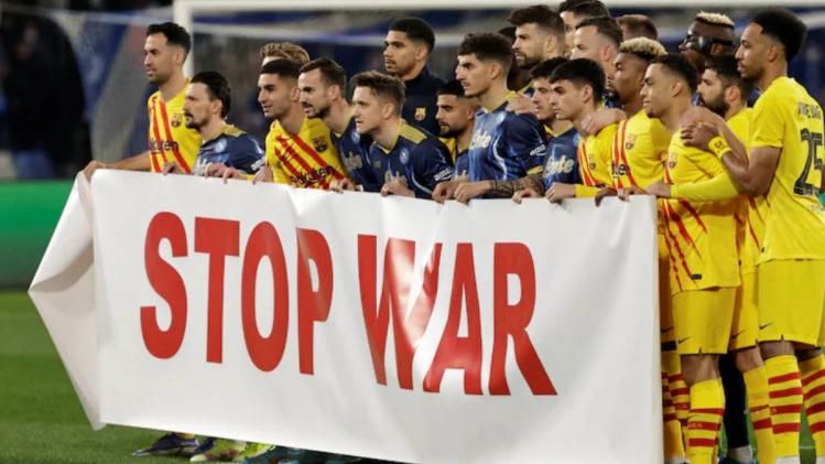 যুদ্ধ বন্ধের আবেদন ফুটবলারদের, ইউরোপা লিগ চলাকালীন প্রতিবাদ