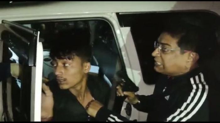 গ্রেফতার ডাকাত