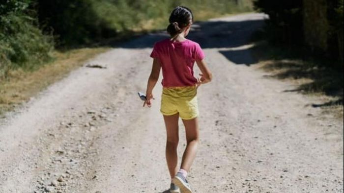 উল্টো দিকে হাঁটলে অনেক বেশি ফায়দা (প্রতীকী ছবি)