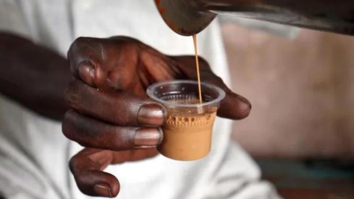 চা খাওয়ার আগে সাবধান। প্রতীকী ছবি