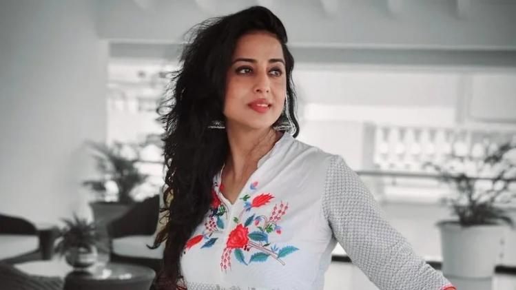 মানুষি চিল্লার