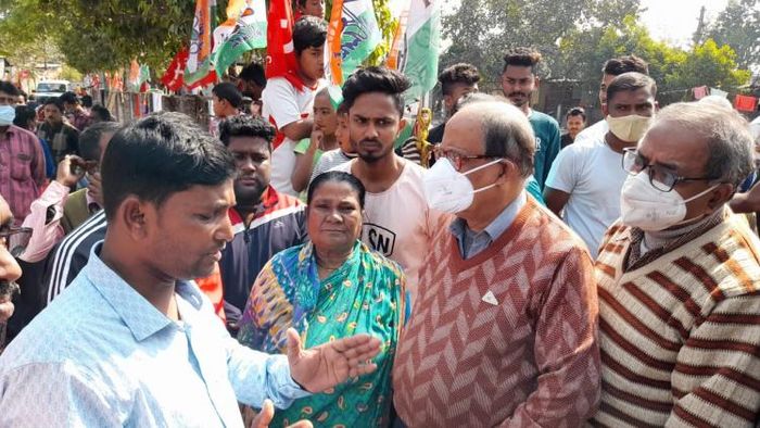 ঘটনাস্থলে অশোক ভট্টাচার্য