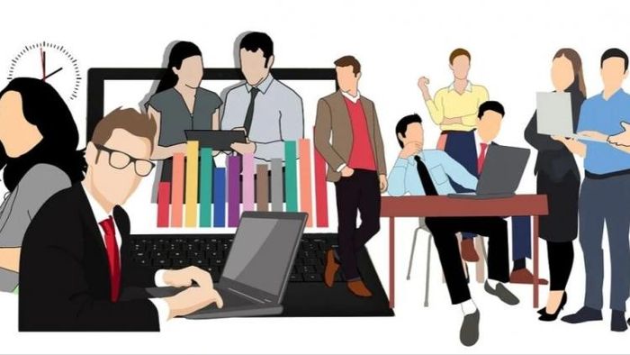 কেরিয়ার ছুটছে