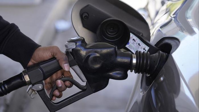 ডিজেল-পেট্রোল দামি হতে চলেছে , এই আতঙ্কে ভুগছেন আম জনতা