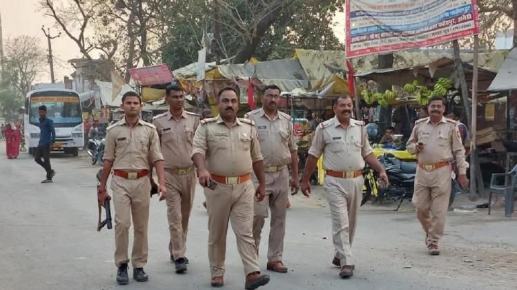 জমি বিবাদে রক্তারক্তি, অমেঠিতে নিহত ৪, আশঙ্কাজনক ৬ জমি বিবাদে রক্তারক্তি, অমেঠিতে নিহত ৪, আশঙ্কাজনক ৬