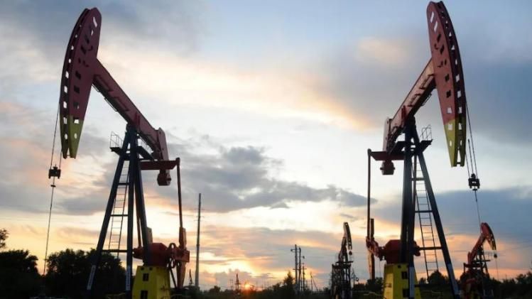 বুধবার লেনদেনের সময়, ব্রেন্ট ক্রুড (Brent crude) ৫ শতাংশ বেড়ে প্রতি ব্যারেলে ১১০ ডলার অতিক্রম করেছে। ছবি: রয়টার্স।