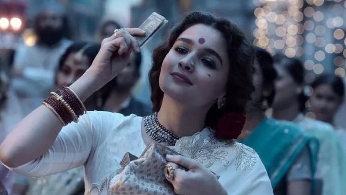 বক্স অফিসে দাপিয়ে রাজত্ব করছে 'গাঙ্গুবাই কাঠিয়াওয়াড়ি'