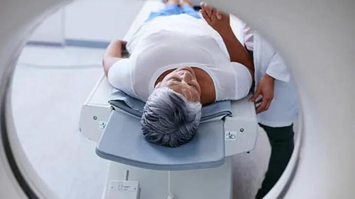 ক্যানসারের চিকিৎসায় স্বাস্থ্য বিমা।