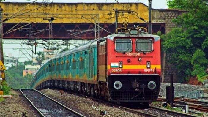 ভারতীয় রেলে নানা ধরনের হর্নের মানে কী?