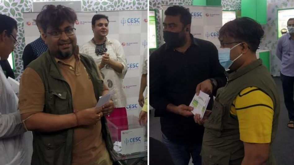 গাড়িবোঝাই বই নিয়ে চাকদার বাড়ি ফিরলেন টিউশন মাস্টার গাড়িবোঝাই বই নিয়ে চাকদার বাড়ি ফিরলেন টিউশন মাস্টার