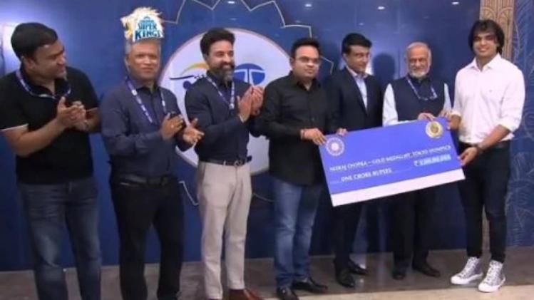IPL-এর মঞ্চে সম্মানিত টোকিওয় পদকজয়ীরা, নীরজ পেলেন ১ কোটি 