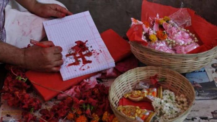 বাঙালিদের একটি গুরুত্বপূর্ণ উৎসব নববর্ষ