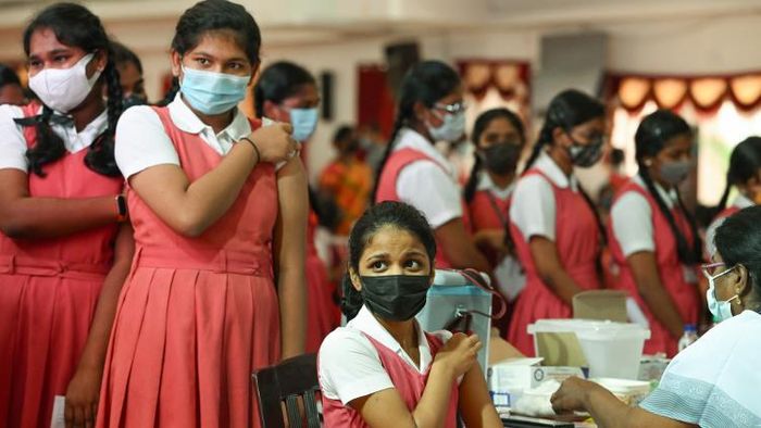 ১২ থেকে ১৪ বছর বয়সীদের আজ থেকে টিকা