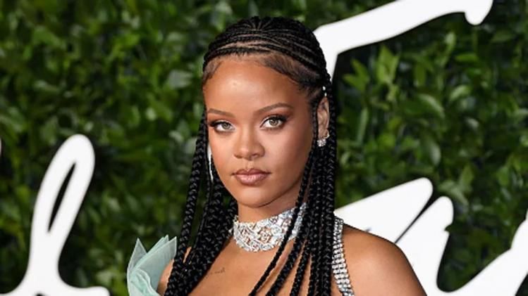 কন্যার জন্ম দেবেন Rihanna! এই ছবি করল রহস্য ফাঁস
