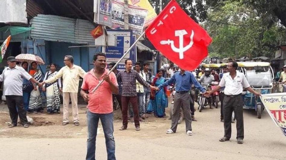 জেলে বসেই জয় দেখলেন রামপুরহাটের CPIM প্রার্থী সঞ্জীব জেলে বসেই জয় দেখলেন রামপুরহাটের CPIM প্রার্থী সঞ্জীব