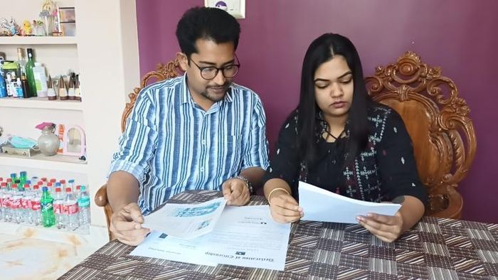 চাঁদে জমি কিনে