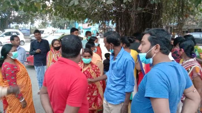 এলাকায় উত্তেজনা