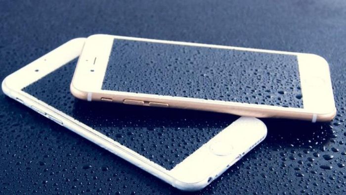 হোলিতে ফোন ভিজলে কী কী করতে হবে, জানেন তো!