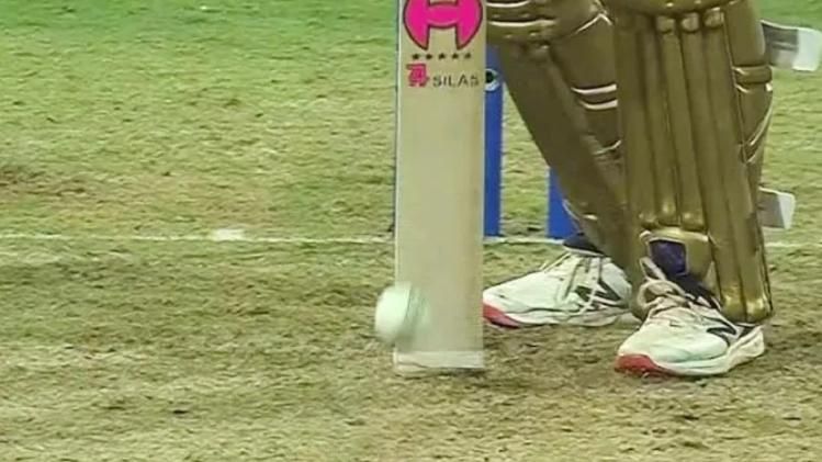 এই সিদ্ধান্ত রিভিউ করে হাসির খোরাক ডুপ্লেসি