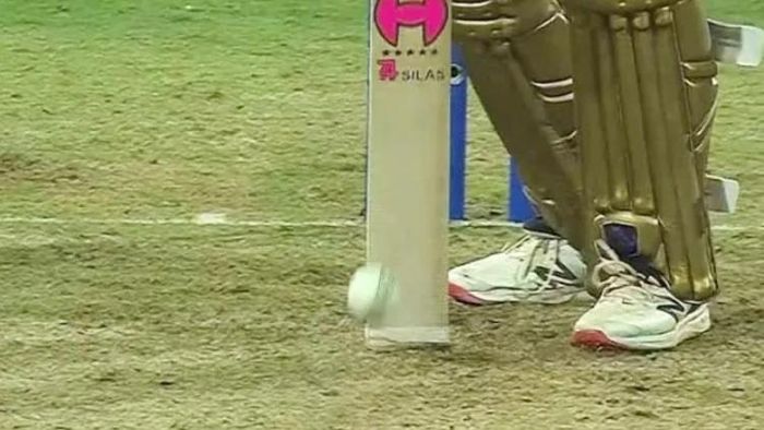 এই সিদ্ধান্ত রিভিউ করে হাসির খোরাক ডুপ্লেসি