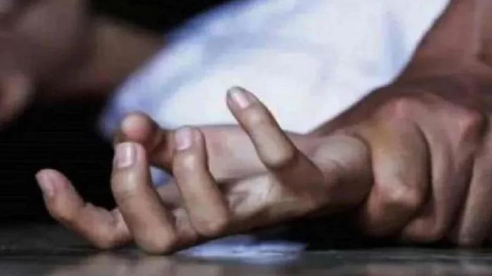 ছবিটি প্রতীকী