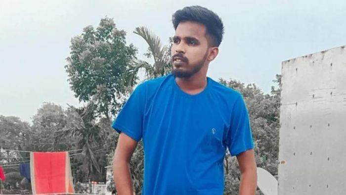 আনিস খান