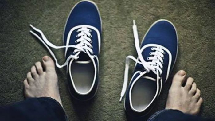 গরমে জুতা থেকে দুর্গন্ধের সমস্যা বাড়ে