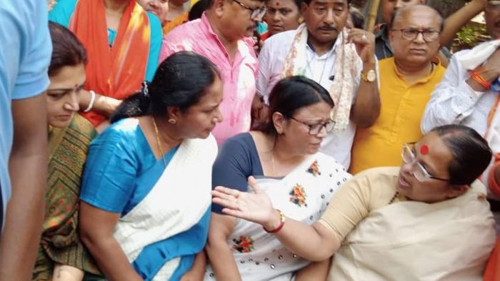 হাঁসখালিতে বিজেপির মহিলা প্রতিনিধিরা। ছবি সৌজন্যে- টুইটার।