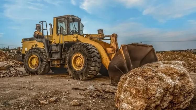 কীভাবে এত ওজন তোলে? মাইলেজ কত? জানুন বুলডোজারের ইতিহাস-বর্তমান