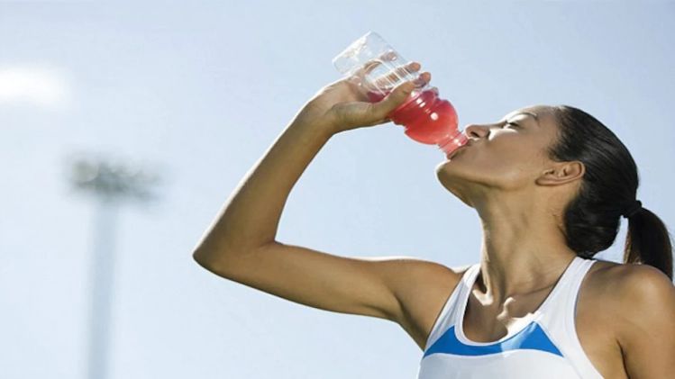 এনার্জি ড্রিঙ্কস খেয়ে শরীরের এই ক্ষতিগুলি হচ্ছে, গরমে তাহলে খাবেন কী?