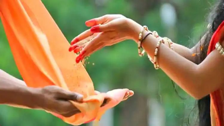ভুলেও এই জিনিসগুলি কখনই দান করবেন না, সঙ্গী হবে অনটন