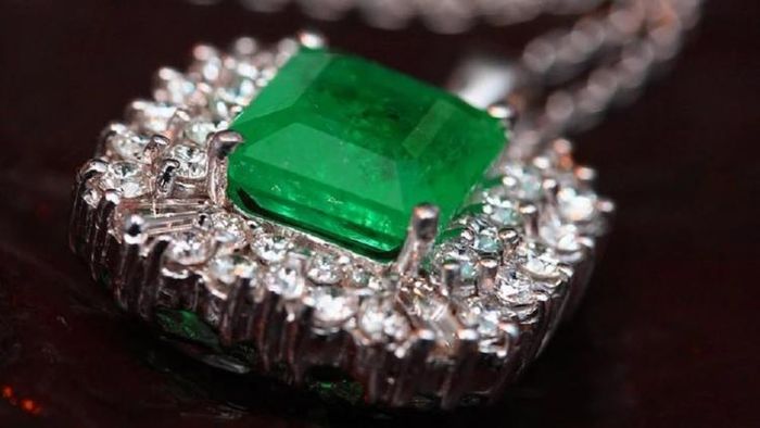 পান্না পরার নিয়ম জেনে রাখুন (প্রতীকী ছবি)