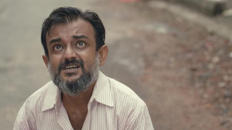 বাবা-ছেলের সম্পর্কের রসায়ণ আর অসহায়তায় সজীব গুল্ম