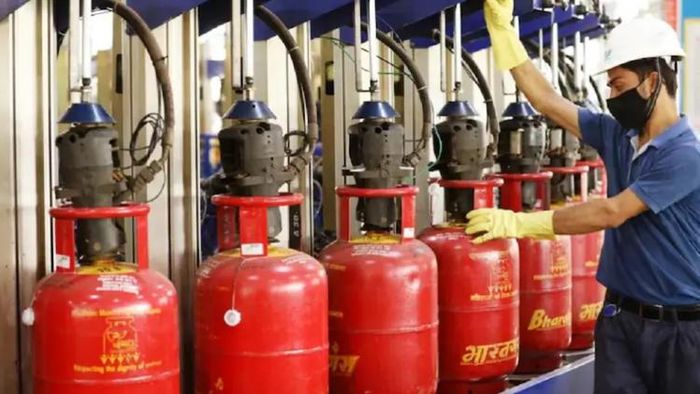 রান্নার গ্যাসের দামবৃদ্ধি।