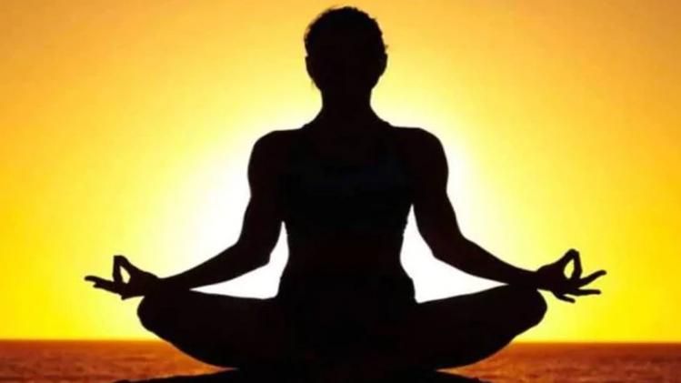 বাস্তুদোষ কাটানো থেকে ধনপ্রাপ্তি, কীভাবে, কোন সময়ে 'ওঁ' জপে লাভ?