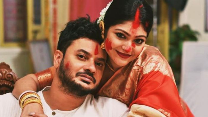 রাহুল বন্দ্যোপাধ্যায় ও রুকমা রায় (ছবি: ফেসবুক)