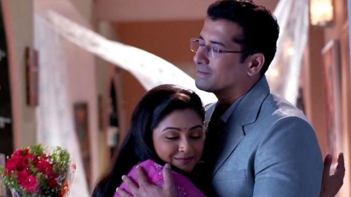 'সোনা রোদের গান' ধারাবাহিকে ডাঃ অনুভব ও আনন্দী