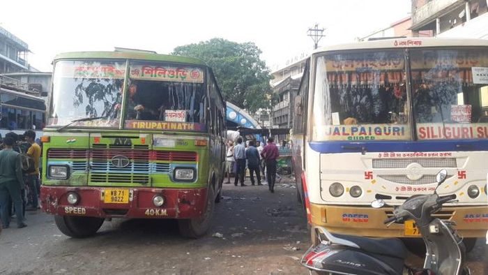 ২৫০০ বাস বন্ধ বিপাকে উত্তরবঙ্গ