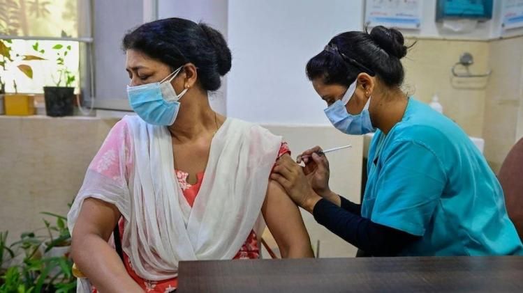 কারা নিতে পারবেন COVID বুস্টার ডোজ? ১০ পয়েন্ট, যা জানা জরুরি