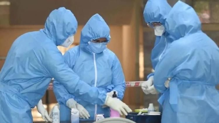 ২৪ ঘণ্টায় প্রায় আড়াই হাজার COVID কেস! আরও এক ঢেউ আসন্ন?