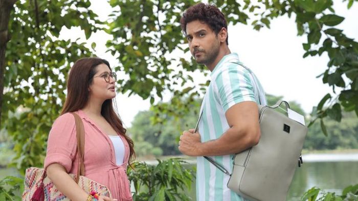 'চিনে বাদাম' ছবিতে এনা সাহা ও যশ দাশগুপ্ত