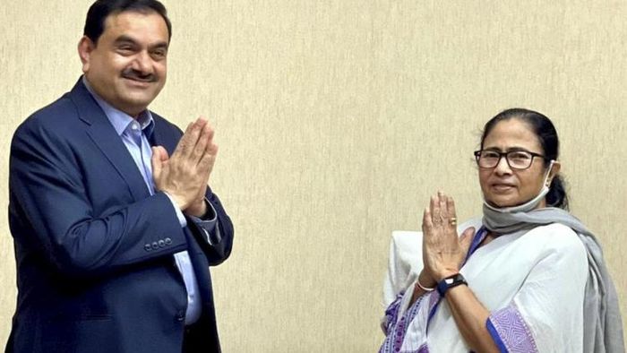 গৌতম আদানি-মমতা বন্দ্যোপাধ্যায়। - ফাইল ছবি