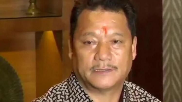 একটানা ১০৩ ঘণ্টা অনশনে অসুস্থ গুরুং, ভর্তি হাসপাতালে