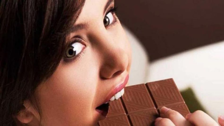 ওজন কমায়-মুড ভাল রাখে, জানেন চকোলেটের আর কী কী গুণ ওজন কমায়-মুড ভাল রাখে, জানেন চকোলেটের আর কী কী গুণ
