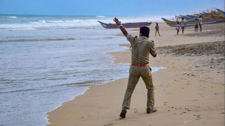 তীব্র ঘূর্ণিঝড়ে পরিণত হচ্ছে অশনি, মোকাবিলায় কী কী ব্যবস্থা? তীব্র ঘূর্ণিঝড়ে পরিণত হচ্ছে অশনি, মোকাবিলায় কী কী ব্যবস্থা?