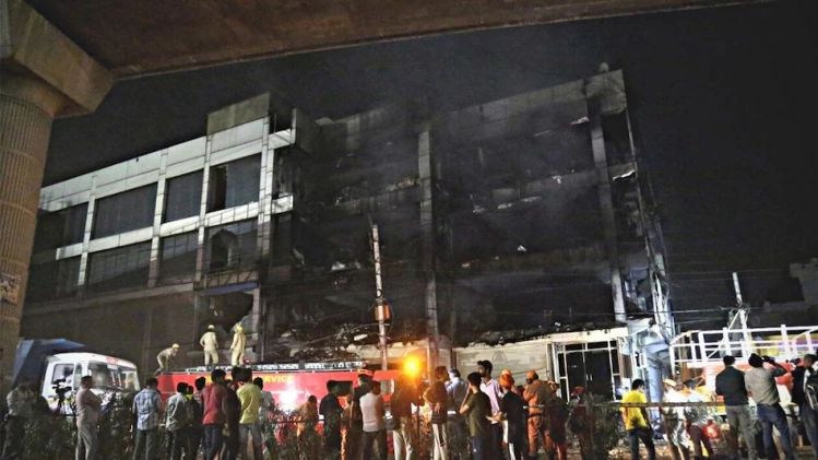 NOC ছাড়াই চলছিল দিল্লি অগ্নিকাণ্ডের বিল্ডিংটি